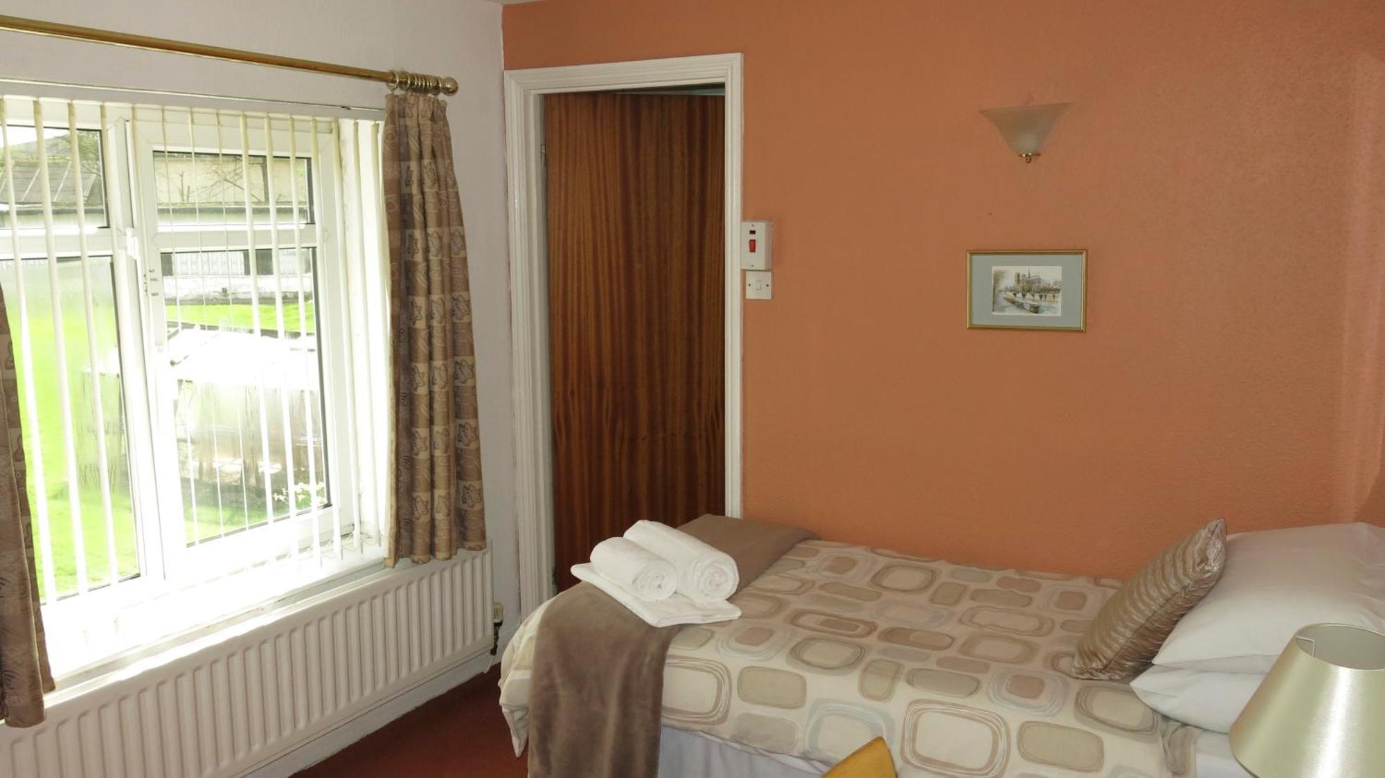 Broadwell Guest House Meriden  Chambre photo